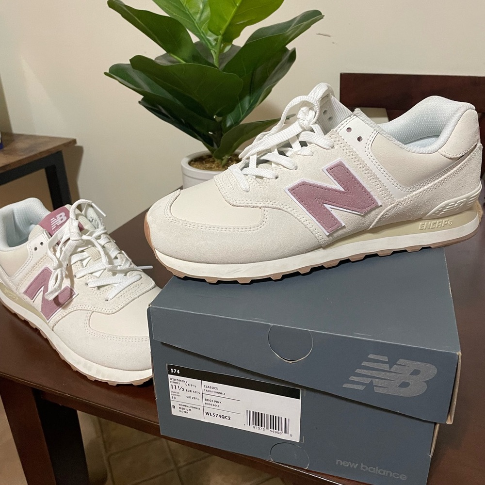 New Balance 574 Beige Rose womens 11.5, men’s 10